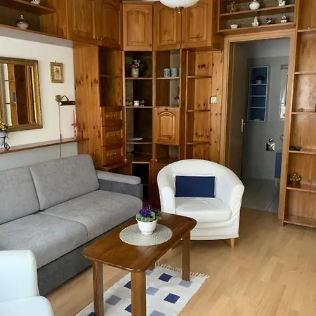 Apartment Valika Apartman *
